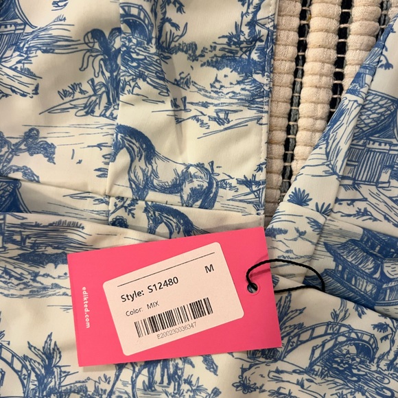 Edikted Blue and White Patterned Top - Picture 3 of 3